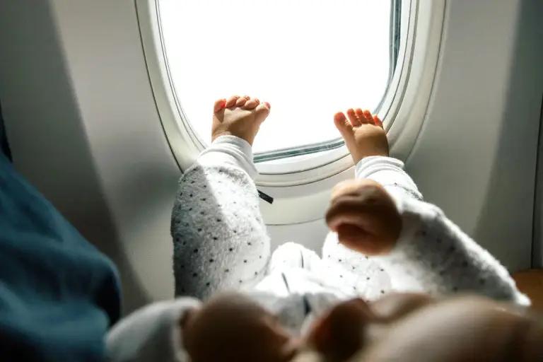 مسافرت با نوزاد در هواپیما